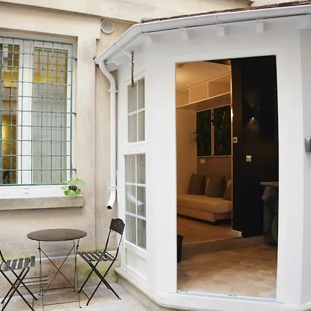 Apartment Modern Elegant In The Heart Of Paris